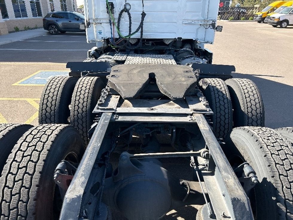 Day Cab Tractor-Heavy Duty Tractors-Volvo-2021-VNR64300-Phoenix-AZ-453,362\n\t\tmiles-$ 47,000 - Image 6