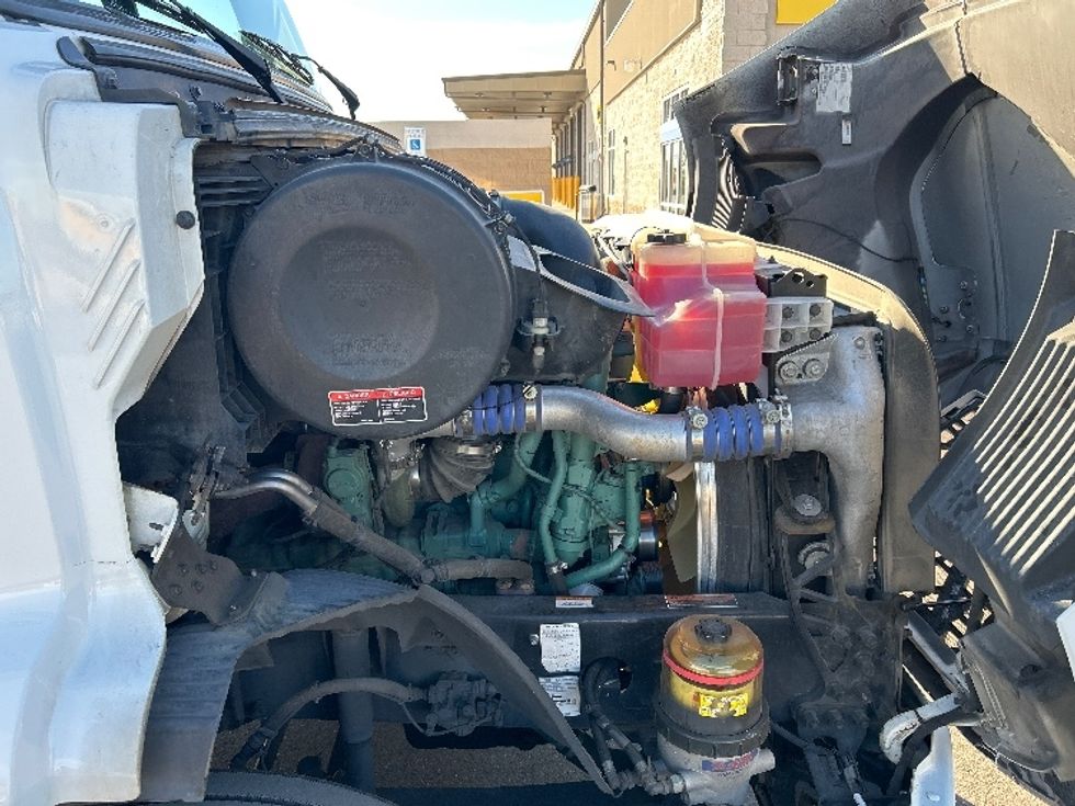 Day Cab Tractor-Heavy Duty Tractors-Volvo-2021-VNR64300-Phoenix-AZ-476,505\n\t\tmiles-$ 45,500 - Image 15