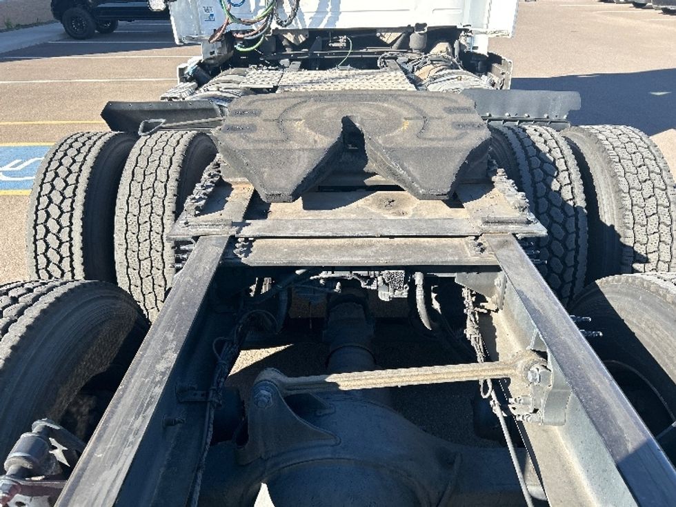 Day Cab Tractor-Heavy Duty Tractors-Volvo-2021-VNR64300-Phoenix-AZ-476,505\n\t\tmiles-$ 45,500 - Image 6