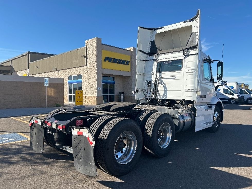 Day Cab Tractor-Heavy Duty Tractors-Volvo-2021-VNR64300-Phoenix-AZ-476,505\n\t\tmiles-$ 45,500 - Image 7