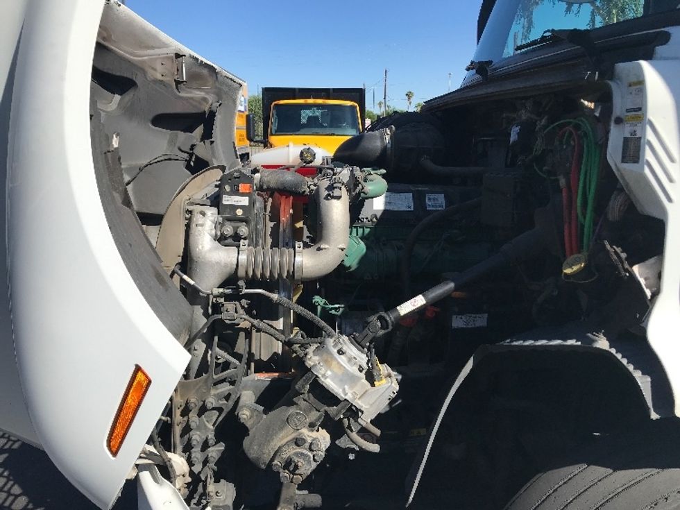 Day Cab Tractor-Heavy Duty Tractors-Volvo-2021-VNR64300-Phoenix-AZ-479,805\n\t\tmiles-$ 46,500 - Image 16