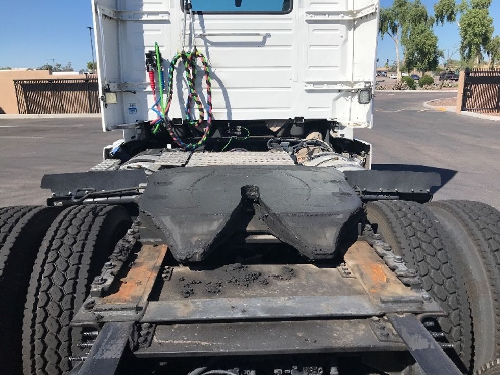 Day Cab Tractor-Heavy Duty Tractors-Volvo-2021-VNR64300-Phoenix-AZ-479,805\n\t\tmiles-$ 46,500 - Image 6