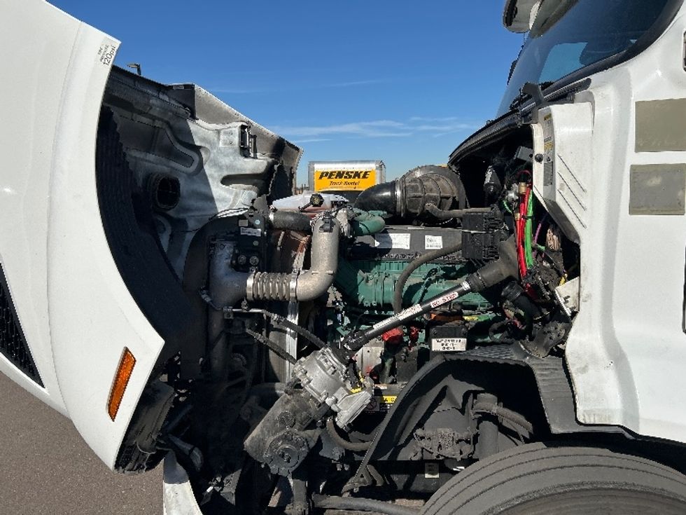 Day Cab Tractor-Heavy Duty Tractors-Volvo-2021-VNR64300-Phoenix-AZ-483,305\n\t\tmiles-$ 44,750 - Image 15