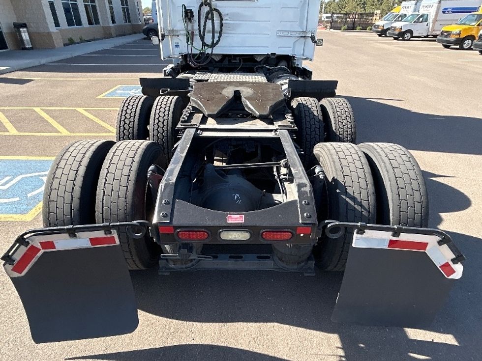 Day Cab Tractor-Heavy Duty Tractors-Volvo-2021-VNR64300-Phoenix-AZ-483,305\n\t\tmiles-$ 44,750 - Image 6