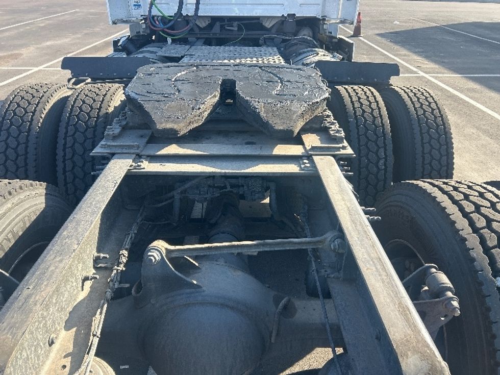 Day Cab Tractor-Heavy Duty Tractors-Volvo-2021-VNR64300-Phoenix-AZ-485,863\n\t\tmiles-$ 46,000 - Image 6