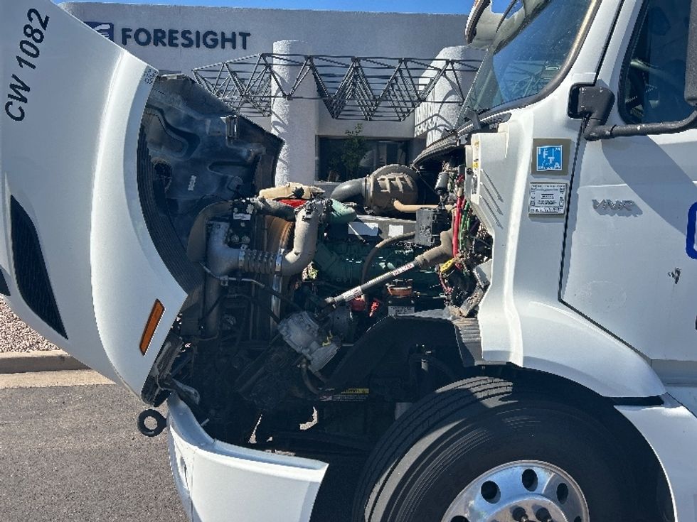 Day Cab Tractor-Heavy Duty Tractors-Volvo-2021-VNR64300-Phoenix-AZ-493,581\n\t\tmiles-$ 43,500 - Image 16