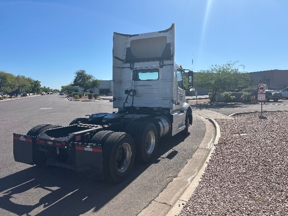 Day Cab Tractor-Heavy Duty Tractors-Volvo-2021-VNR64300-Phoenix-AZ-493,581\n\t\tmiles-$ 43,500 - Image 7