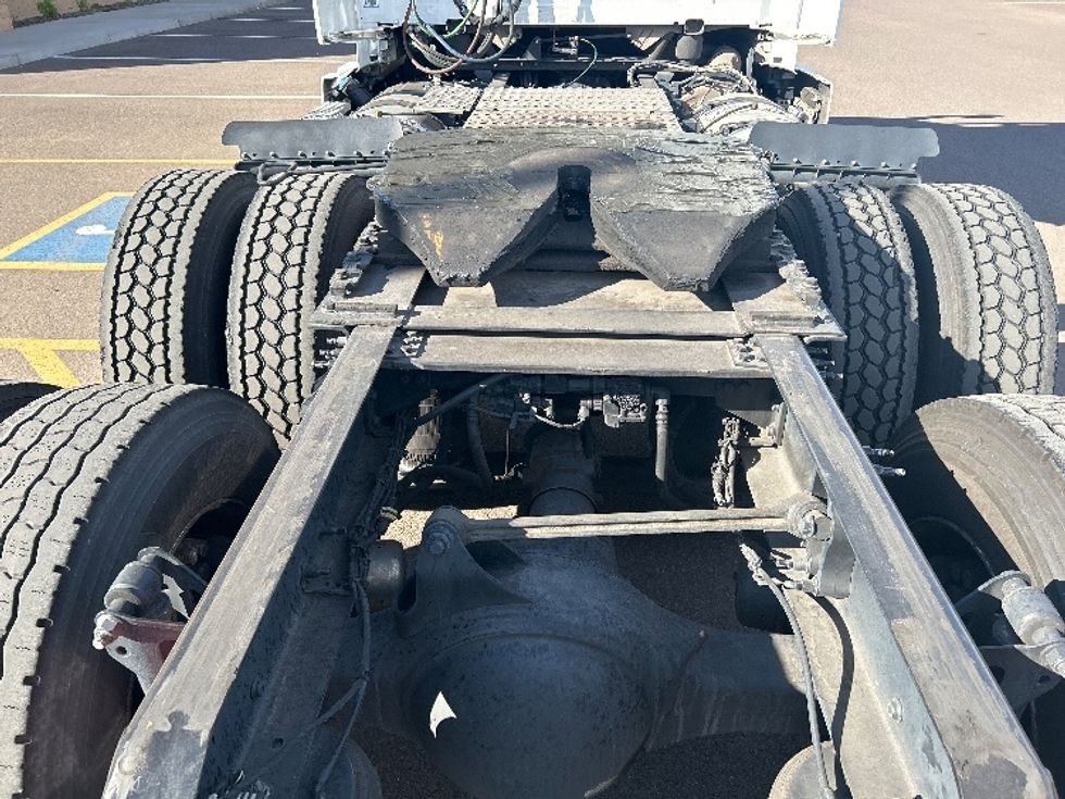 Day Cab Tractor-Heavy Duty Tractors-Volvo-2021-VNR64300-Phoenix-AZ-542,005\n\t\tmiles-$ 38,500 - Image 6