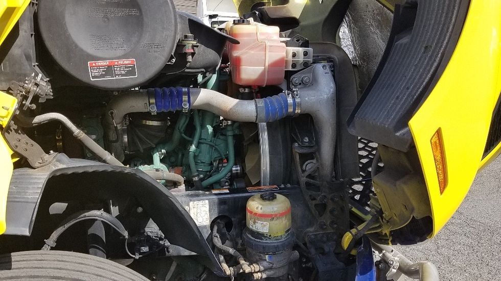 Day Cab Tractor-Heavy Duty Tractors-Volvo-2021-VNR64300-Seattle-WA-445,043\n\t\tmiles-$ 43,750 - Image 15
