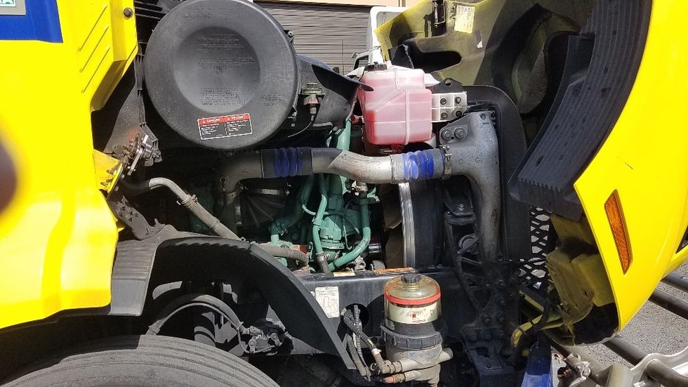 Day Cab Tractor-Heavy Duty Tractors-Volvo-2021-VNR64300-Seattle-WA-476,074\n\t\tmiles-$ 40,500 - Image 15
