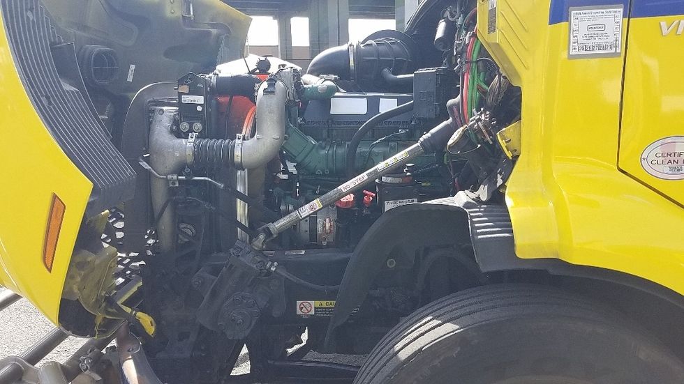 Day Cab Tractor-Heavy Duty Tractors-Volvo-2021-VNR64300-Seattle-WA-476,074\n\t\tmiles-$ 40,500 - Image 16
