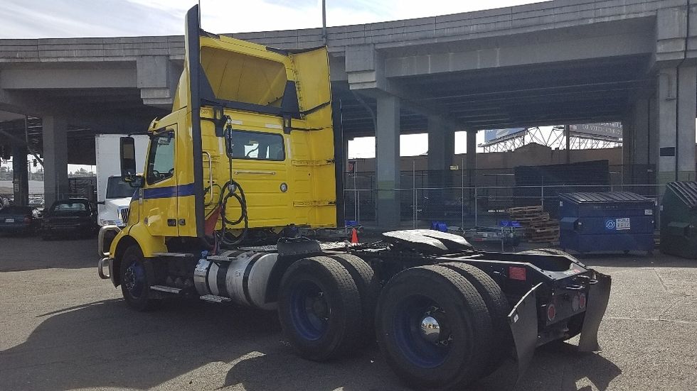 Day Cab Tractor-Heavy Duty Tractors-Volvo-2021-VNR64300-Seattle-WA-476,074\n\t\tmiles-$ 40,500 - Image 5