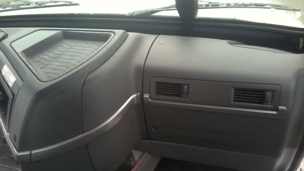 Day Cab Tractor-Heavy Duty Tractors-Volvo-2021-VNR64300-Stockton-CA-539,077\n\t\tmiles-$ 38,000 - Image 13