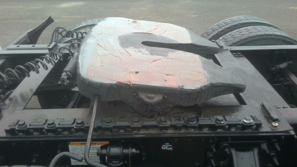 Day Cab Tractor-Heavy Duty Tractors-Volvo-2021-VNR64300-Stockton-CA-539,077\n\t\tmiles-$ 38,000 - Image 17