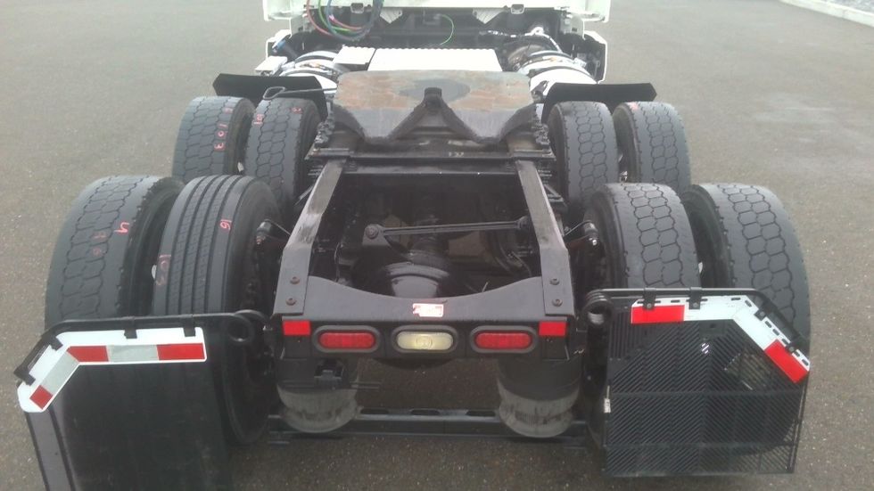 Day Cab Tractor-Heavy Duty Tractors-Volvo-2021-VNR64300-Stockton-CA-539,077\n\t\tmiles-$ 38,000 - Image 6