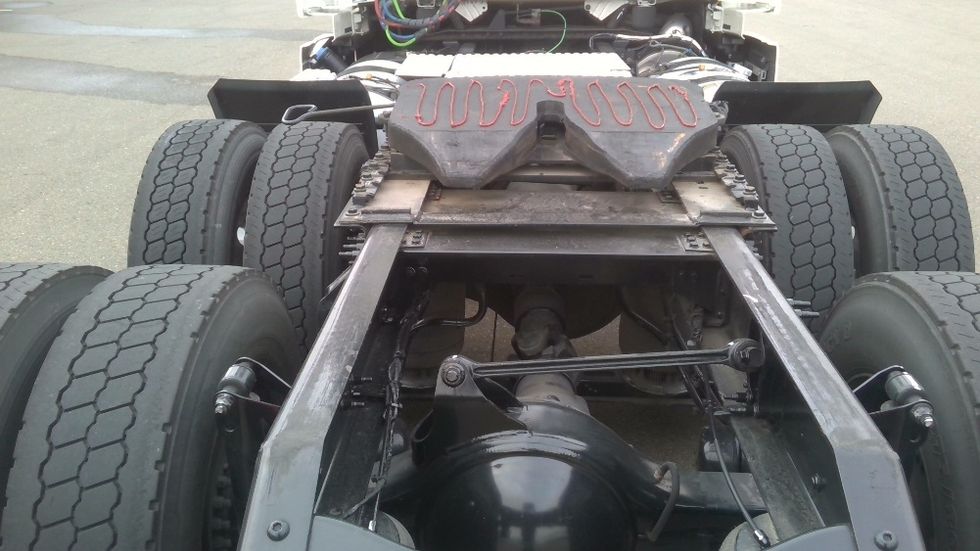 Day Cab Tractor-Heavy Duty Tractors-Volvo-2021-VNR64300-Stockton-CA-570,672\n\t\tmiles-$ 34,500 - Image 5