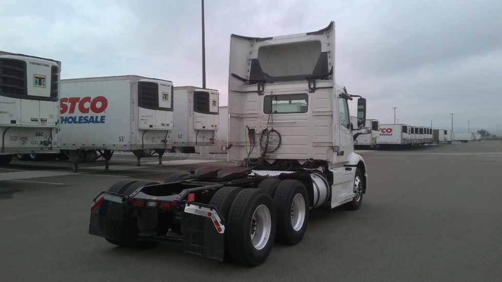 Day Cab Tractor-Heavy Duty Tractors-Volvo-2021-VNR64300-Stockton-CA-570,672\n\t\tmiles-$ 34,500 - Image 6