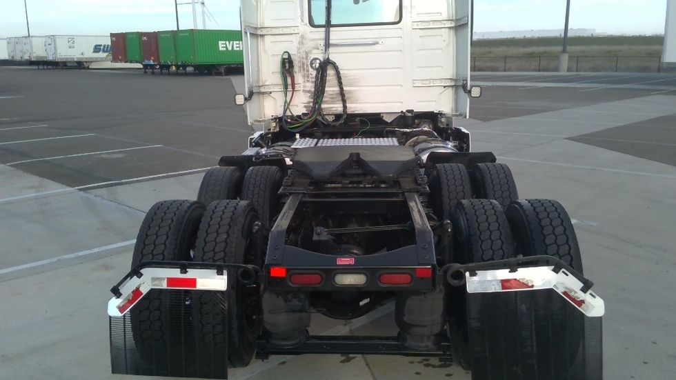 Day Cab Tractor-Heavy Duty Tractors-Volvo-2021-VNR64300-Stockton-CA-600,283\n\t\tmiles-$ 32,500 - Image 6