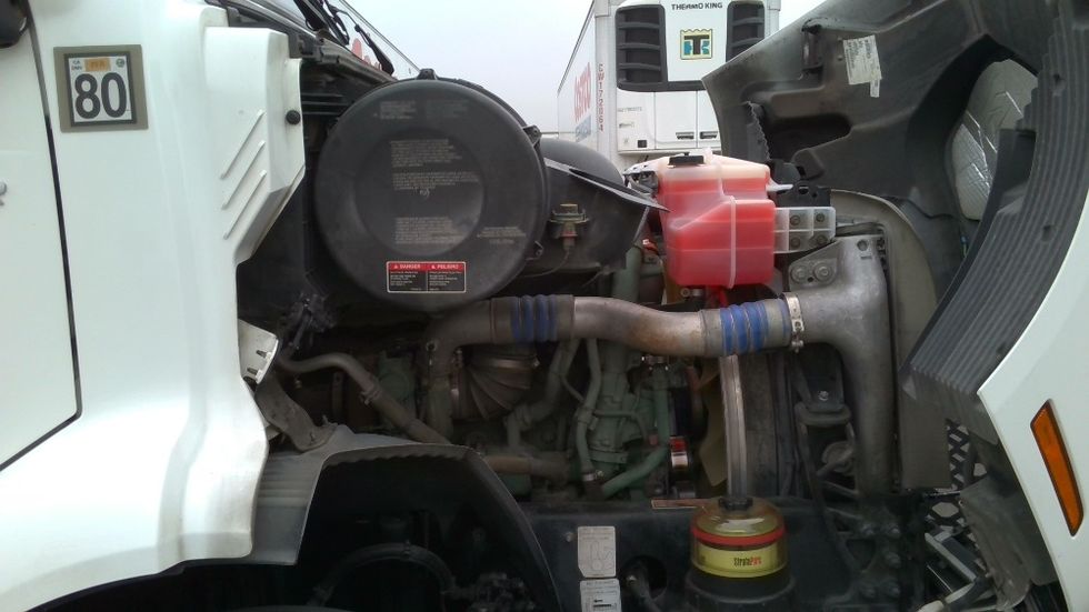 Day Cab Tractor-Heavy Duty Tractors-Volvo-2021-VNR64300-Stockton-CA-615,342\n\t\tmiles-$ 30,000 - Image 15