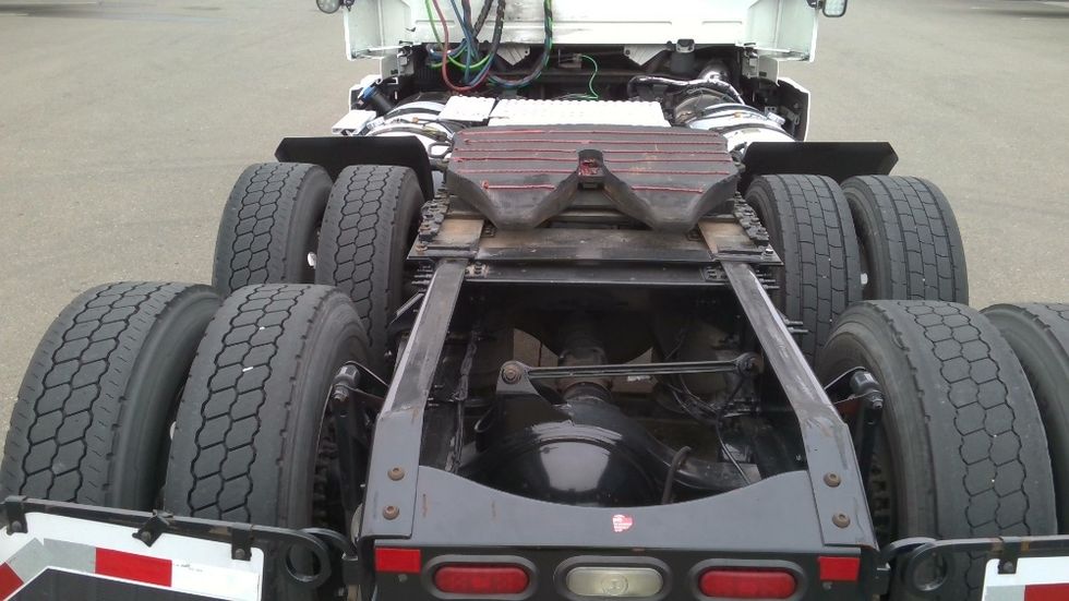 Day Cab Tractor-Heavy Duty Tractors-Volvo-2021-VNR64300-Stockton-CA-615,342\n\t\tmiles-$ 30,000 - Image 6