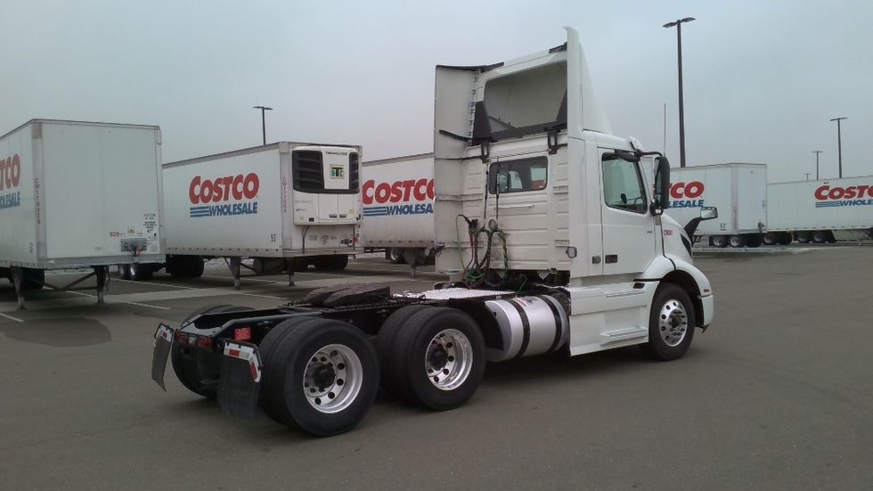 Day Cab Tractor-Heavy Duty Tractors-Volvo-2021-VNR64300-Stockton-CA-615,342\n\t\tmiles-$ 30,000 - Image 7