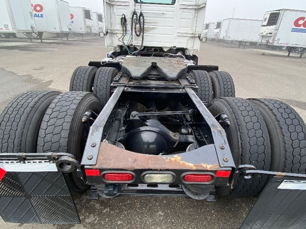 Day Cab Tractor-Heavy Duty Tractors-Volvo-2021-VNR64300-Stockton-CA-633,446\n\t\tmiles-$ 29,000 - Image 6