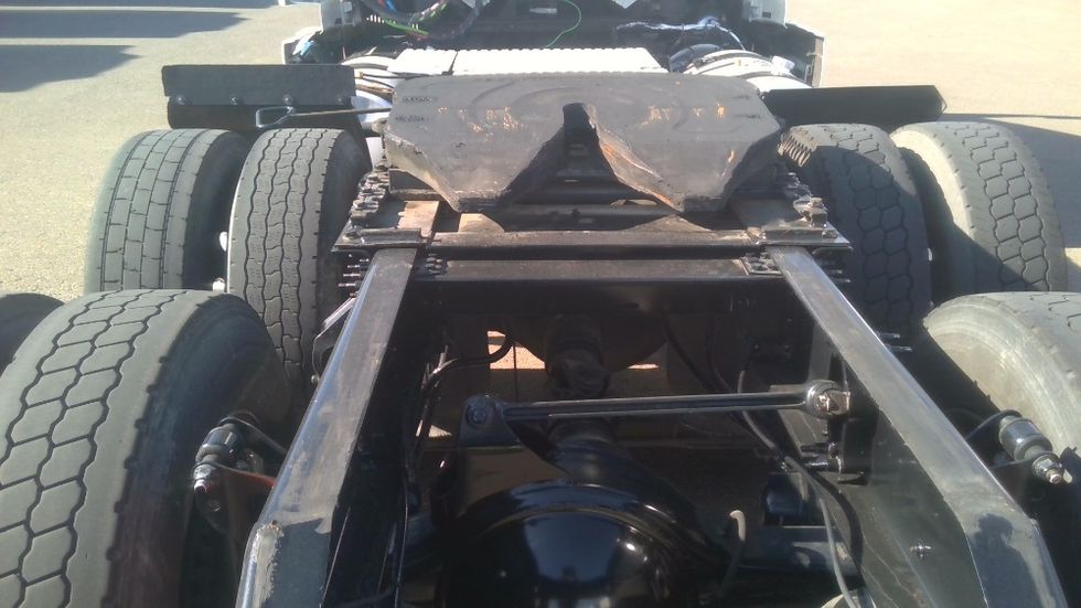 Day Cab Tractor-Heavy Duty Tractors-Volvo-2021-VNR64300-Stockton-CA-637,275\n\t\tmiles-$ 29,000 - Image 6