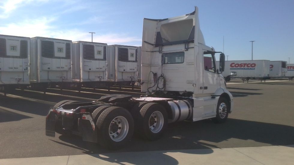 Day Cab Tractor-Heavy Duty Tractors-Volvo-2021-VNR64300-Stockton-CA-637,275\n\t\tmiles-$ 29,000 - Image 7