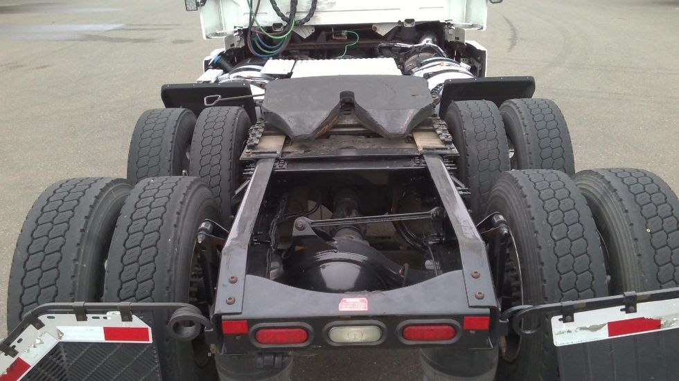 Day Cab Tractor-Heavy Duty Tractors-Volvo-2021-VNR64300-Stockton-CA-673,778\n\t\tmiles-$ 29,000 - Image 7