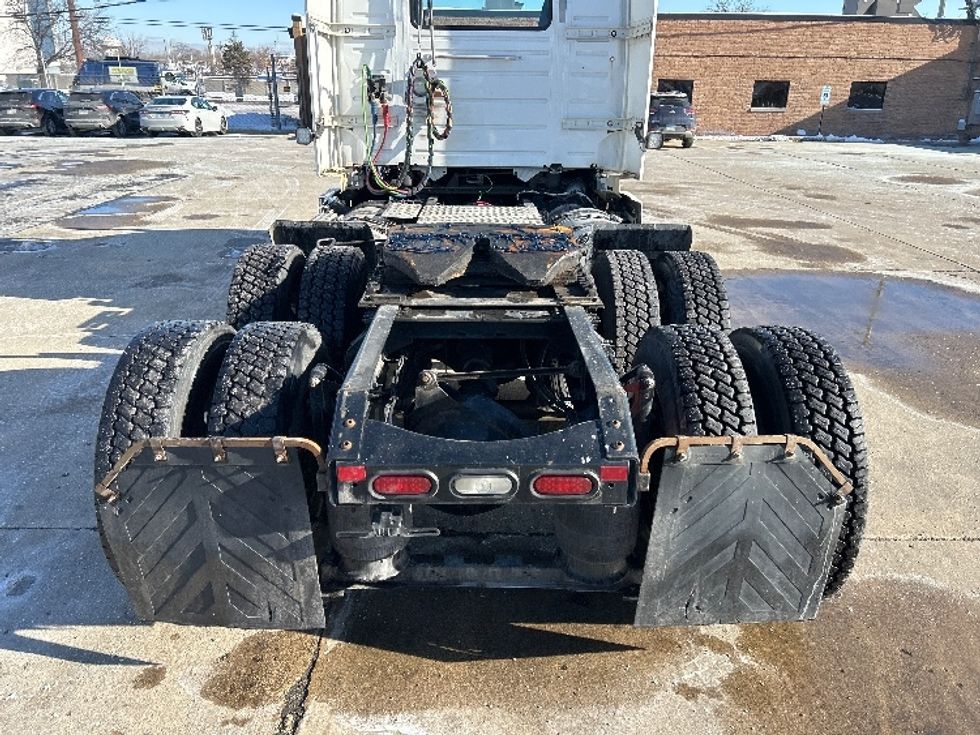 Day Cab Tractor-Heavy Duty Tractors-Volvo-2021-VNR64300-Sturtevant-WI-482,837\n\t\tmiles-$ 41,750 - Image 6
