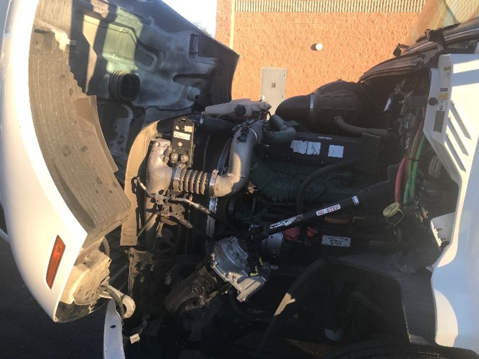 Day Cab Tractor-Heavy Duty Tractors-Volvo-2021-VNR64300-Tempe-AZ-490,748\n\t\tmiles-$ 45,500 - Image 16