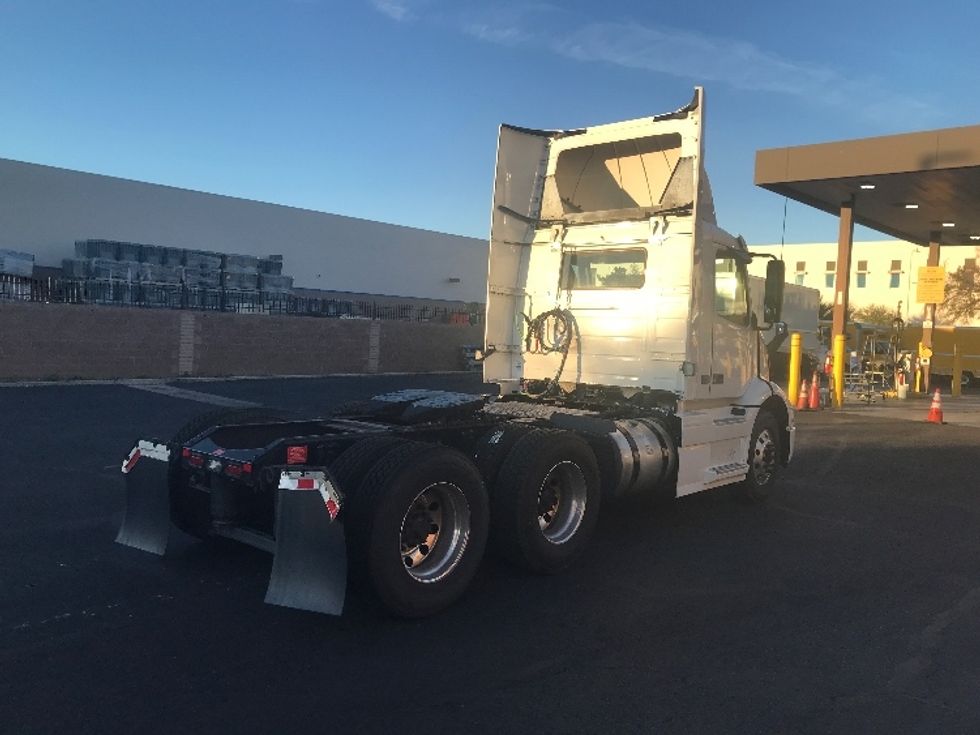 Day Cab Tractor-Heavy Duty Tractors-Volvo-2021-VNR64300-Tempe-AZ-490,748\n\t\tmiles-$ 45,500 - Image 7