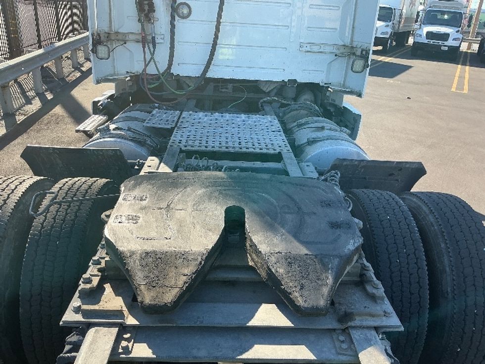 Day Cab Tractor-Heavy Duty Tractors-Volvo-2021-VNR64300-Torrance-CA-531,344\n\t\tmiles-$ 40,750 - Image 6