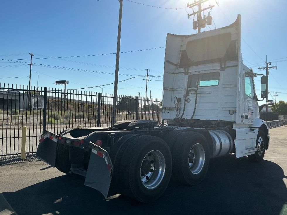 Day Cab Tractor-Heavy Duty Tractors-Volvo-2021-VNR64300-Torrance-CA-531,344\n\t\tmiles-$ 40,750 - Image 7