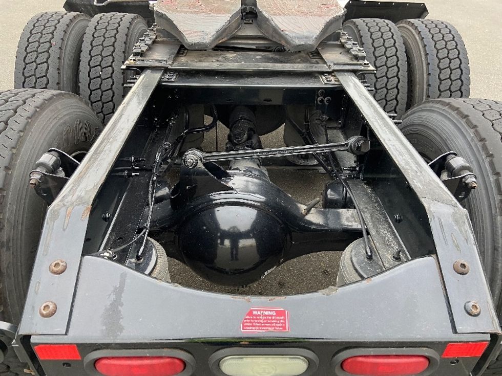 Day Cab Tractor-Heavy Duty Tractors-Volvo-2021-VNR64300-Tracy-CA-544,847\n\t\tmiles-$ 37,250 - Image 6