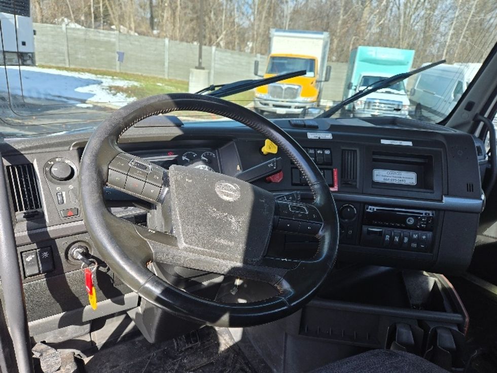 Day Cab Tractor-Heavy Duty Tractors-Volvo-2021-VNR64300-Ypsilanti-MI-594,993\n\t\tmiles-$ 29,250 - Image 11