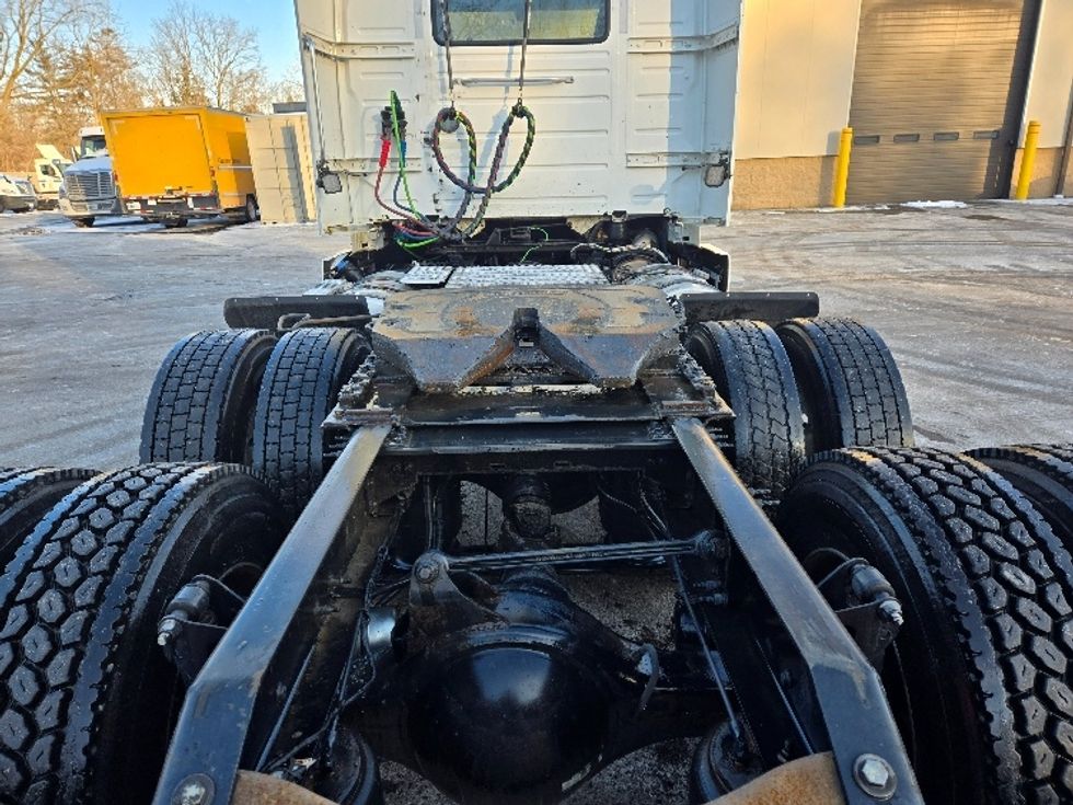 Day Cab Tractor-Heavy Duty Tractors-Volvo-2021-VNR64300-Ypsilanti-MI-631,343\n\t\tmiles-$ 29,000 - Image 6