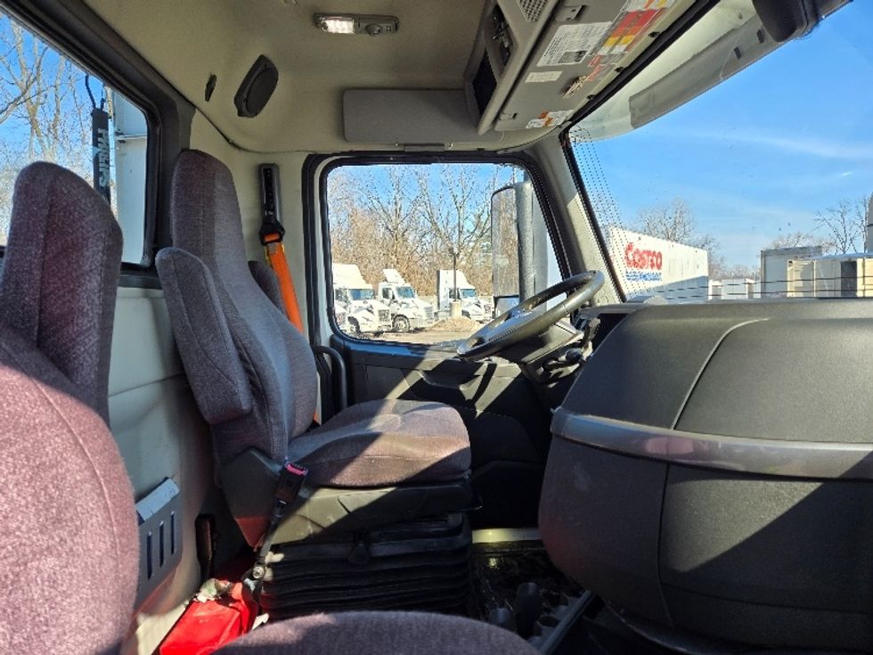 Day Cab Tractor-Heavy Duty Tractors-Volvo-2021-VNR64300-Ypsilanti-MI-659,320\n\t\tmiles-$ 29,000 - Image 14