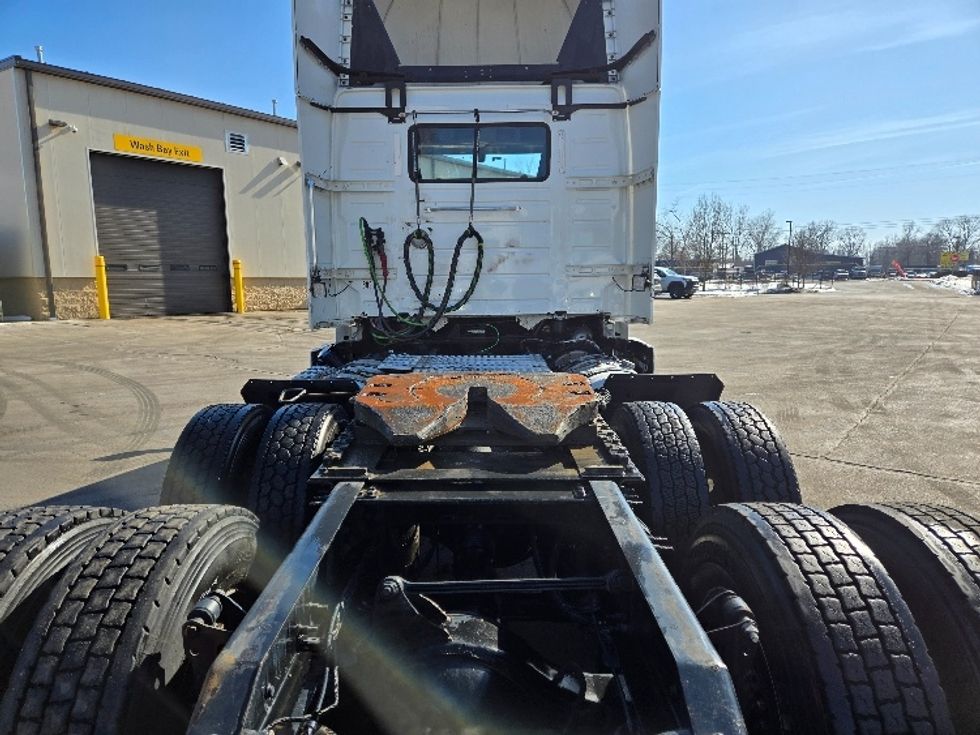 Day Cab Tractor-Heavy Duty Tractors-Volvo-2021-VNR64300-Ypsilanti-MI-659,320\n\t\tmiles-$ 29,000 - Image 6