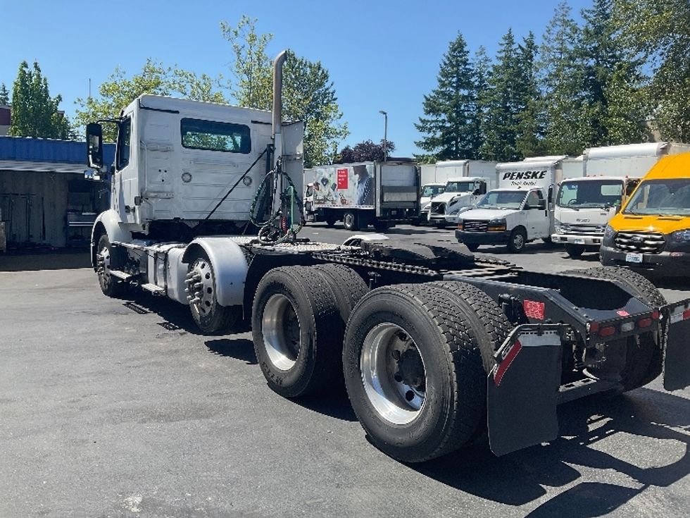 Day Cab Tractor-Heavy Duty Tractors-Volvo-2021-VNR84300-Kent-WA-390,775\n\t\tmiles-$ 75,000 - Image 5