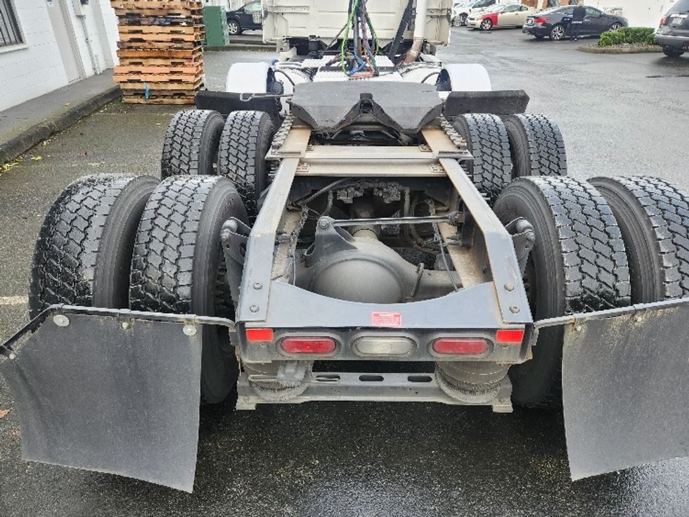 Day Cab Tractor-Heavy Duty Tractors-Volvo-2021-VNR84300-Kent-WA-433,639\n\t\tmiles-$ 67,750 - Image 6