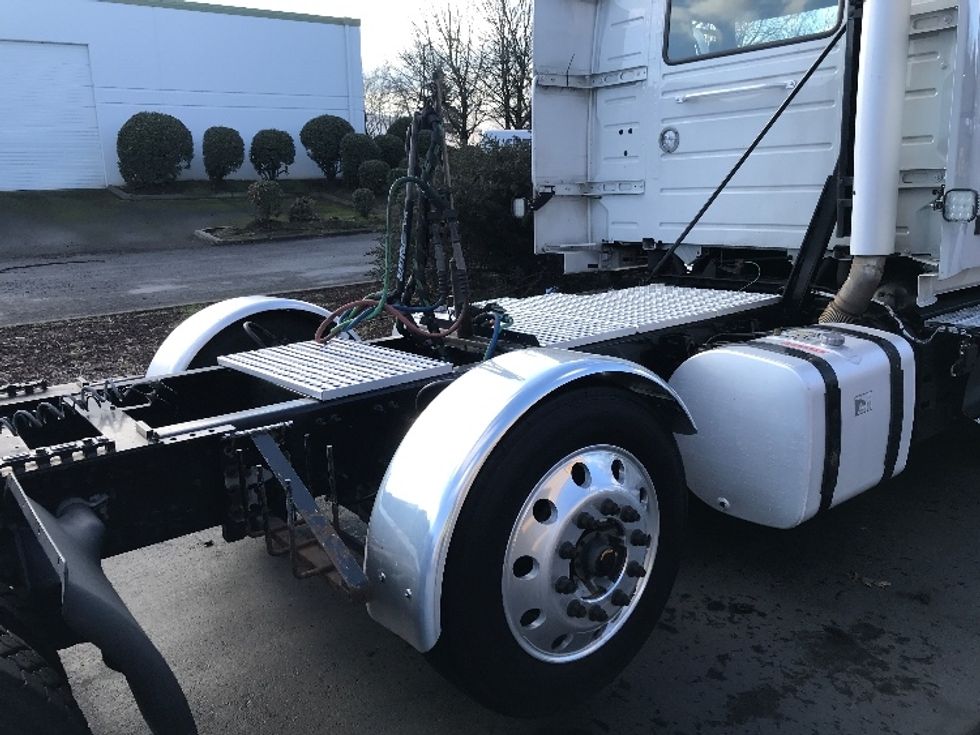 Day Cab Tractor-Heavy Duty Tractors-Volvo-2021-VNR84300-Kent-WA-450,613\n\t\tmiles-$ 79,750 - Image 18