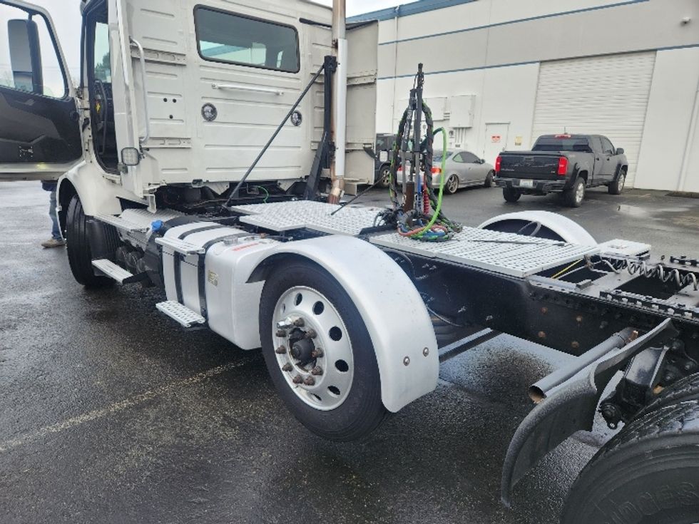 Day Cab Tractor-Heavy Duty Tractors-Volvo-2021-VNR84300-Kent-WA-462,721\n\t\tmiles-$ 64,750 - Image 17