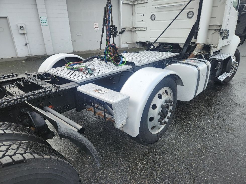 Day Cab Tractor-Heavy Duty Tractors-Volvo-2021-VNR84300-Kent-WA-466,700\n\t\tmiles-$ 64,250 - Image 18