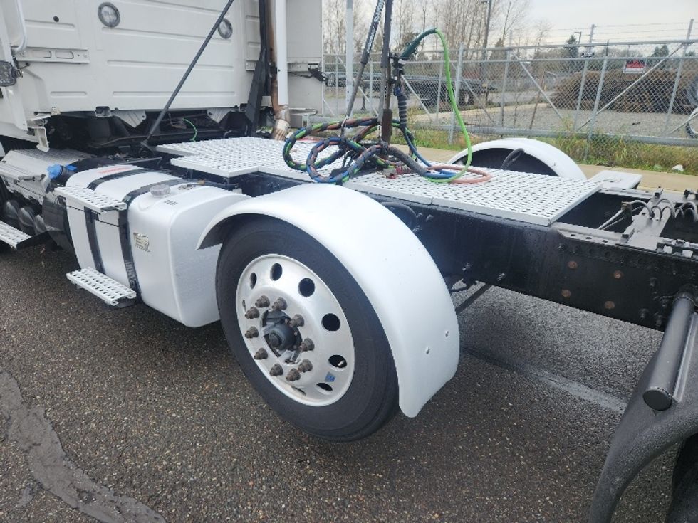 Day Cab Tractor-Heavy Duty Tractors-Volvo-2021-VNR84300-Kent-WA-488,806\n\t\tmiles-$ 62,250 - Image 17