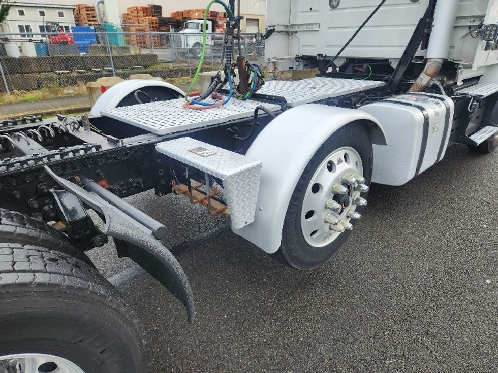 Day Cab Tractor-Heavy Duty Tractors-Volvo-2021-VNR84300-Kent-WA-488,806\n\t\tmiles-$ 62,250 - Image 18