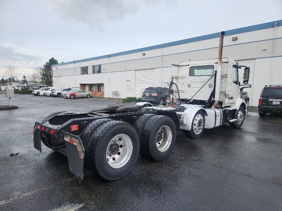 Day Cab Tractor-Heavy Duty Tractors-Volvo-2021-VNR84300-Kent-WA-491,051\n\t\tmiles-$ 62,000 - Image 7