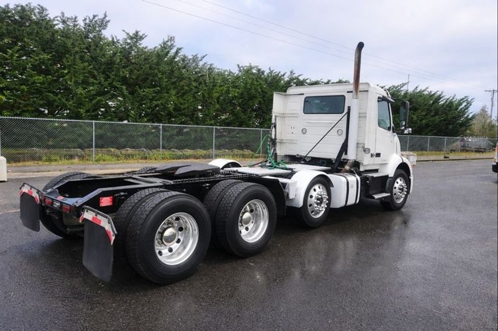 Day Cab Tractor-Heavy Duty Tractors-Volvo-2021-VNR84300-Kent-WA-497,464\n\t\tmiles-$ 61,250 - Image 7