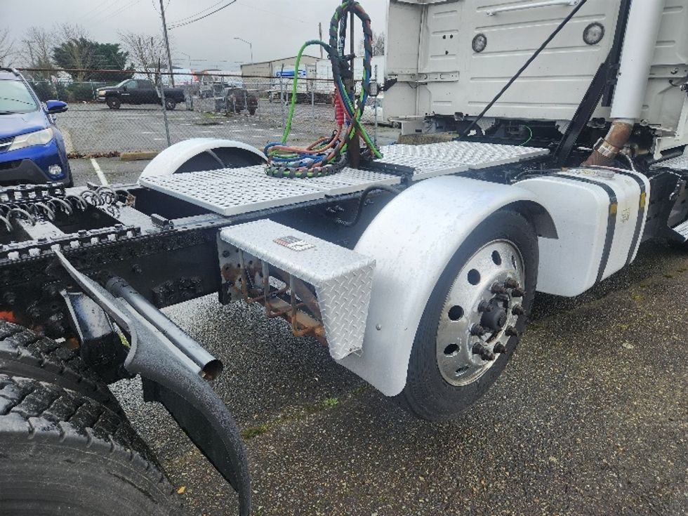 Day Cab Tractor-Heavy Duty Tractors-Volvo-2021-VNR84300-Kent-WA-513,829\n\t\tmiles-$ 59,500 - Image 18