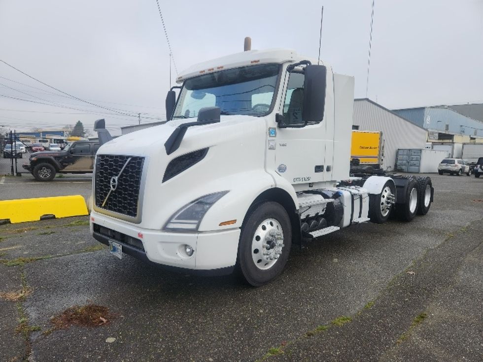 Day Cab Tractor-Heavy Duty Tractors-Volvo-2021-VNR84300-Kent-WA-513,829\n\t\tmiles-$ 59,500 - Image 3